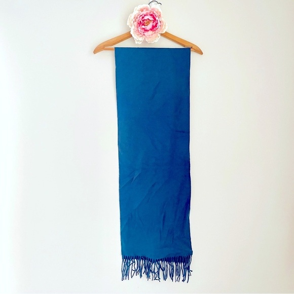 Made in Scotland 100% Cashmere Blue Solid Winter Scarf - Picture 1 of 4